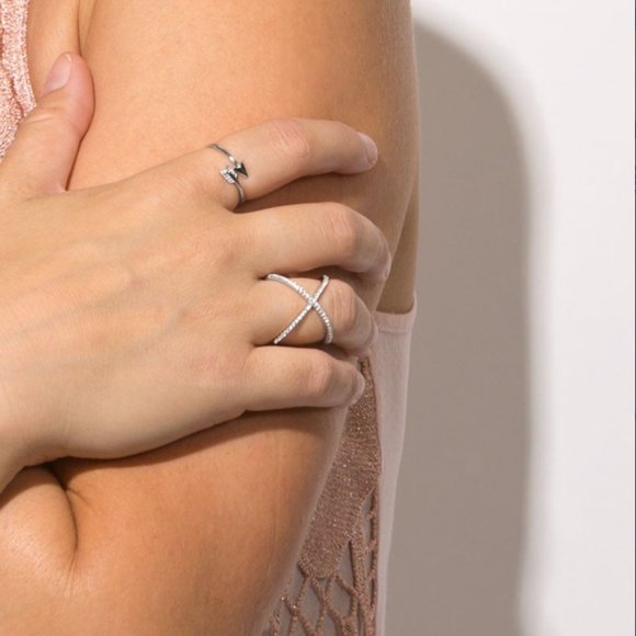 X Ring, Criss Cross Ring 18K Gold Plated X shaped Ring, Crossover Ring - Picture 4 of 4